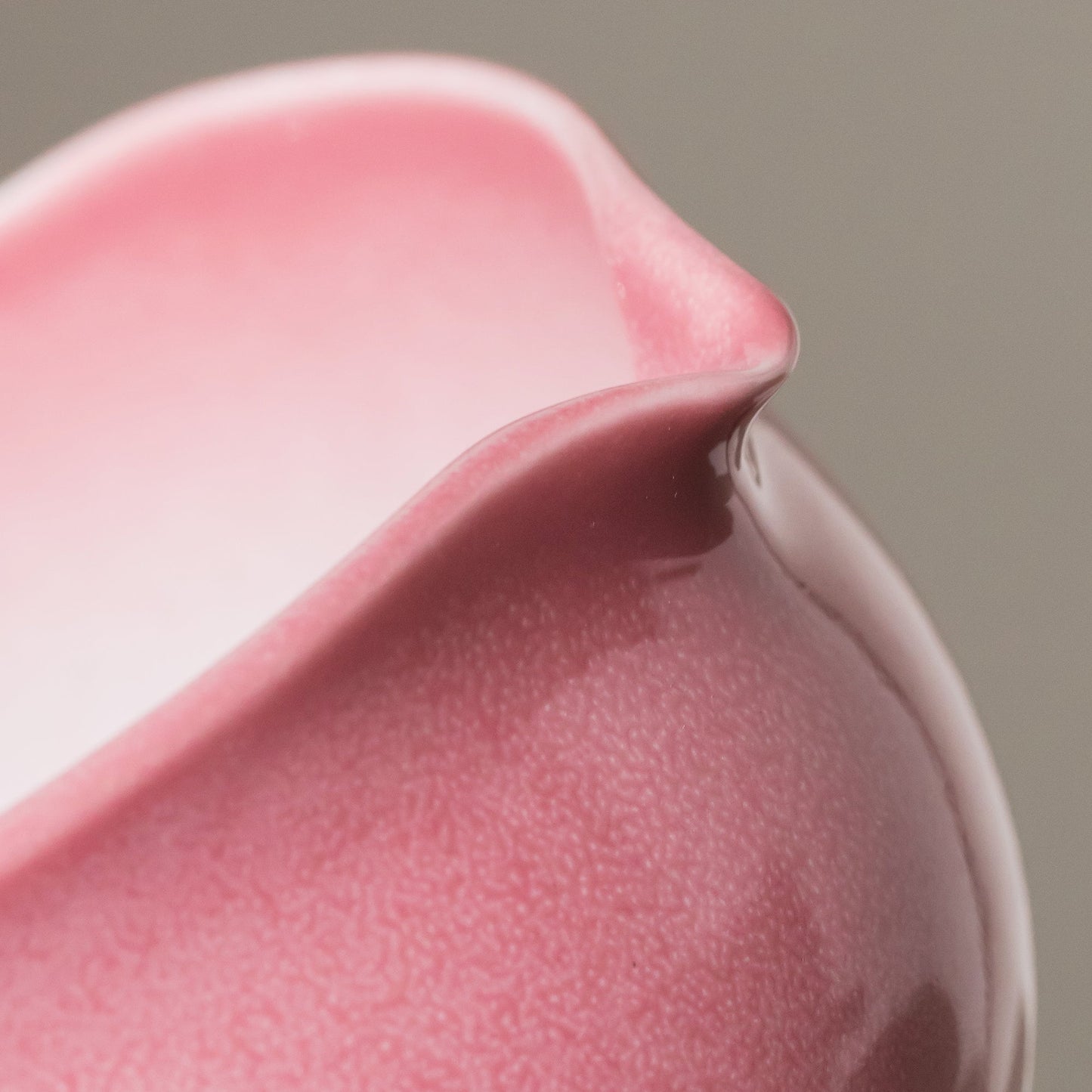 Handmade Exquisite Pink Flower-shaped Matcha Tea Bowl 4 pcs Tea Ceremony Set Flower Whisk Stand Gift for Her